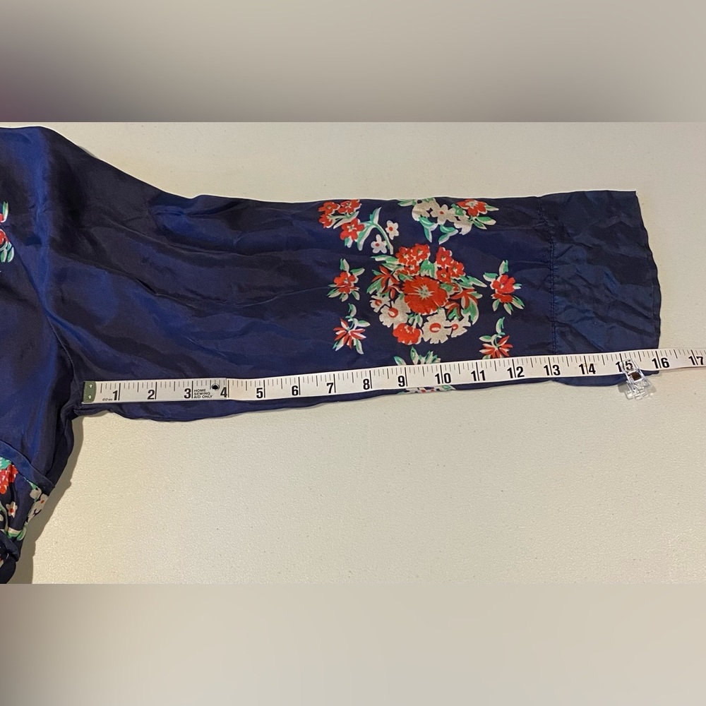 Johnny Was Navy Blue Floral-Print Tunic, size L - Picture 8 of 8